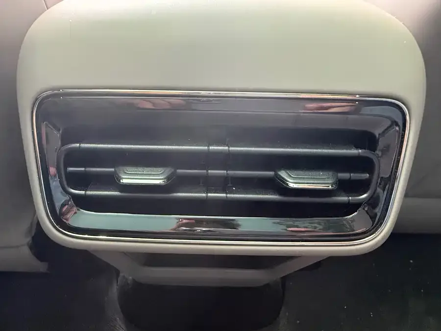 Geely Galaxy Star 8 Galaxy Star 8 2025 130km EM-i Premium Edition 2025 — миниатюра 4