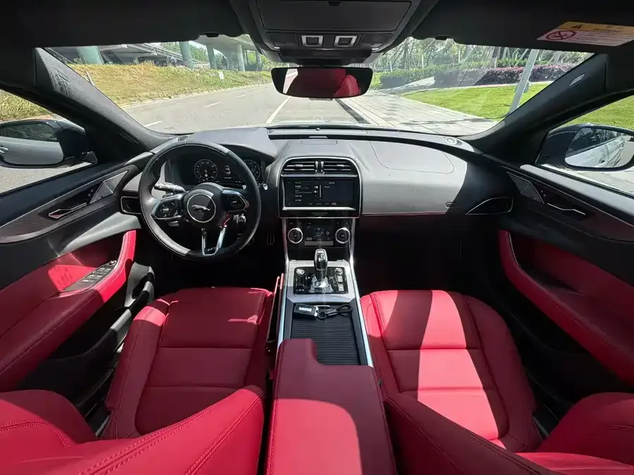 Jaguar XEL 2025 2.0T 250PS R-DYNAMIC 90th Anniversary Collector's Edition 2025 — миниатюра 4