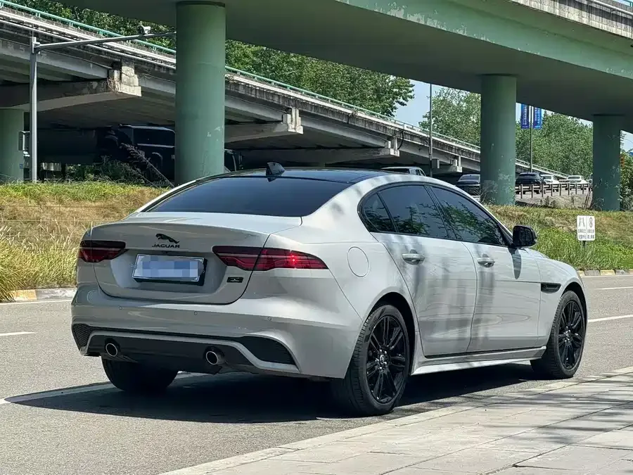 Jaguar XEL 2025 2.0T 250PS R-DYNAMIC 90th Anniversary Collector's Edition 2025 — миниатюра 5
