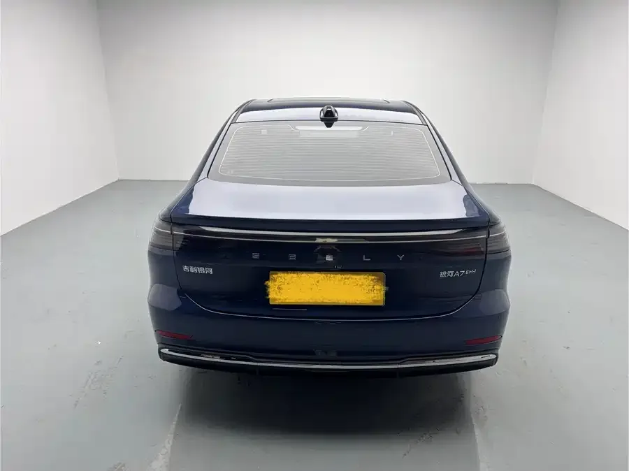 Geely Galaxy A7 Galaxy A7 2025 EM-i 150km Starship Edition 2025 — миниатюра 2
