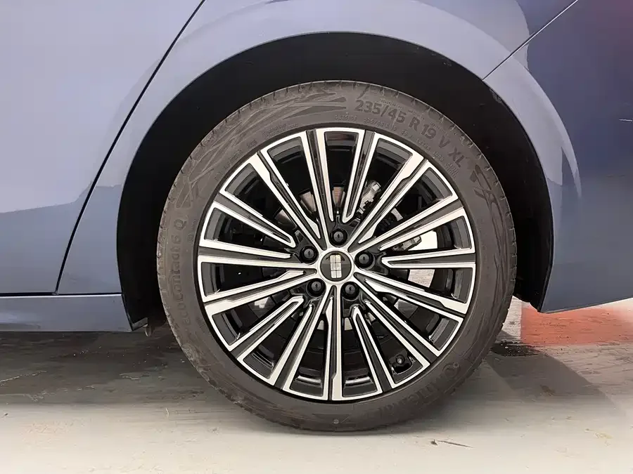Geely Galaxy A7 Galaxy A7 2025 EM-i 150km Starship Edition 2025 — миниатюра 4