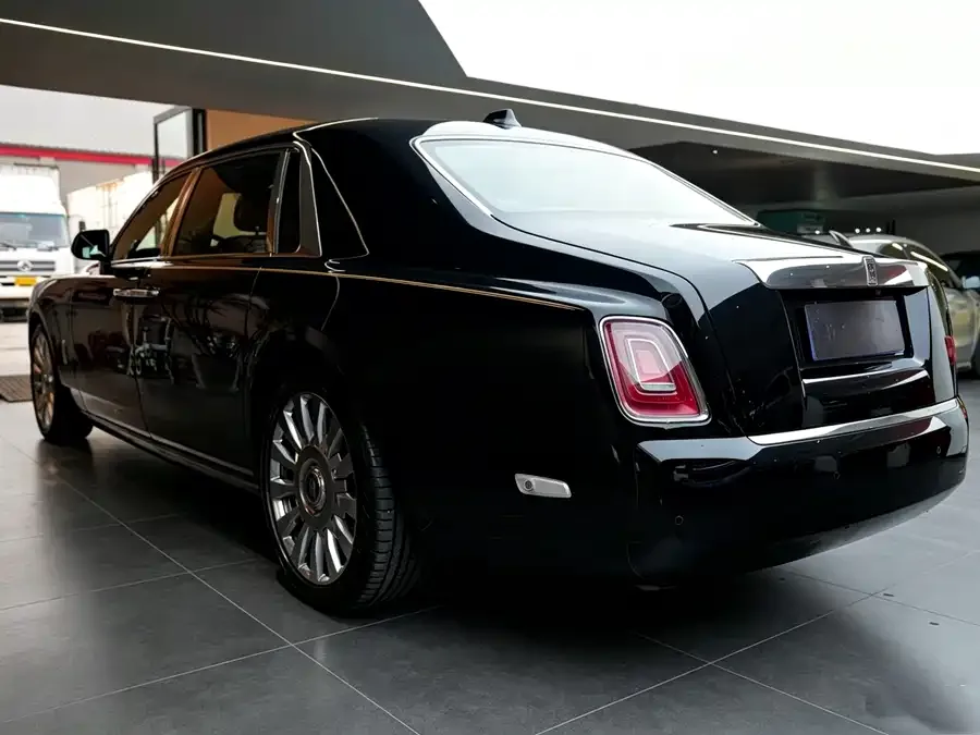 Rolls-Royce Phantom Phantom 2018 6.7T long wheelbase version 2022 — миниатюра 2