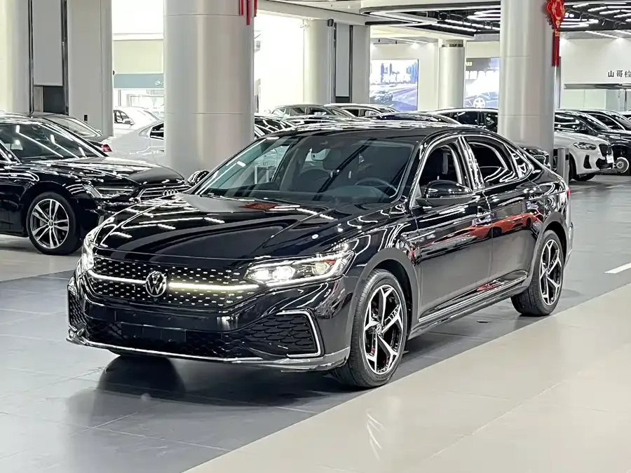 Volkswagen Passat 2024