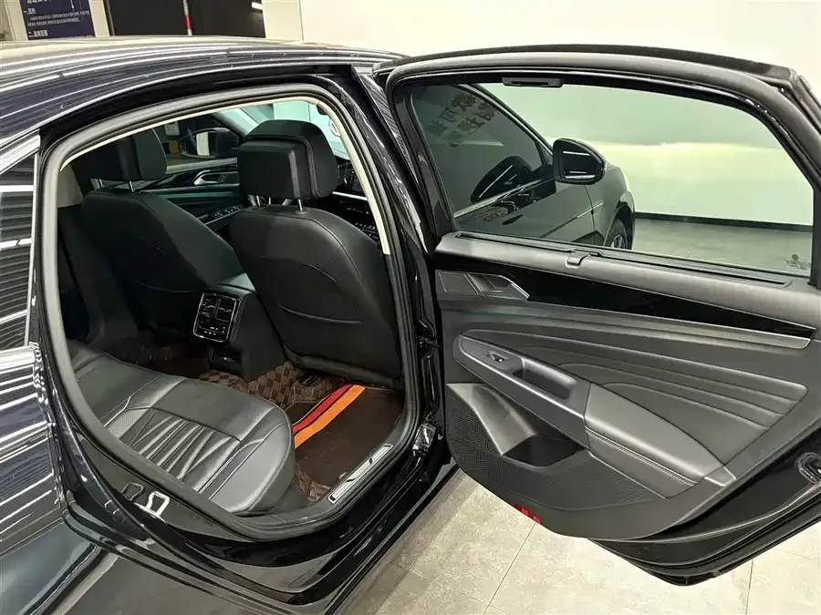 Volkswagen Passat Passat 2023 330TSI Deluxe Edition 2023 — миниатюра 5