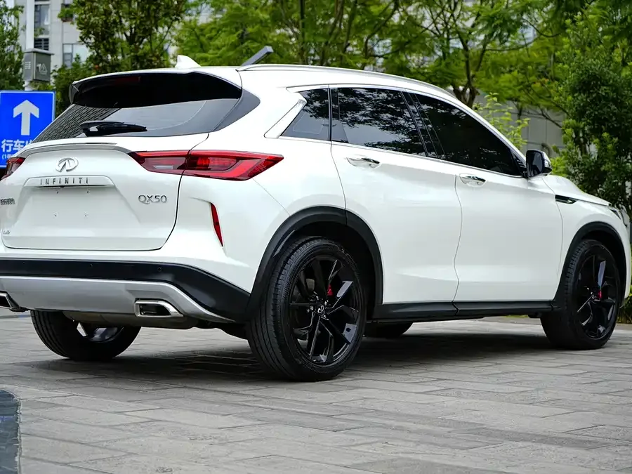 Infiniti QX50 2022 2.0T 4WD Flagship Edition 2024 — миниатюра 2