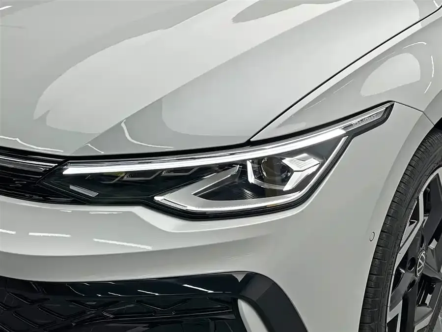 Volkswagen Golf Golf 2025 300TSI R-Line 2025 — миниатюра 3