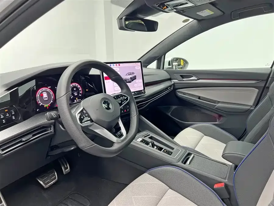 Volkswagen Golf Golf 2025 300TSI R-Line 2025 — миниатюра 4