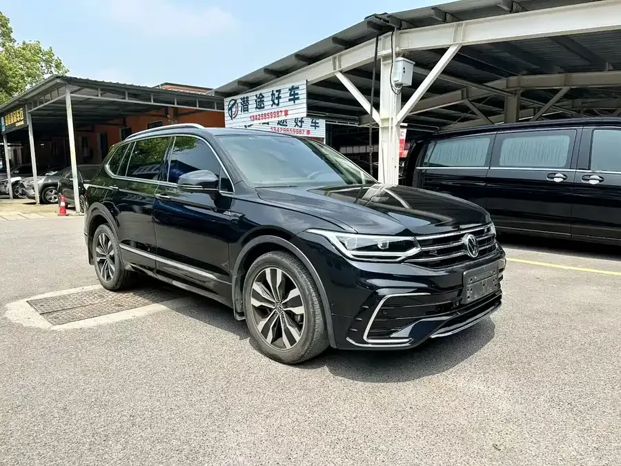 Volkswagen Tiguan L Tiguan L 2022 330TSI Automatic 2WD R-Line Enjoy Edition 2022 — миниатюра 3
