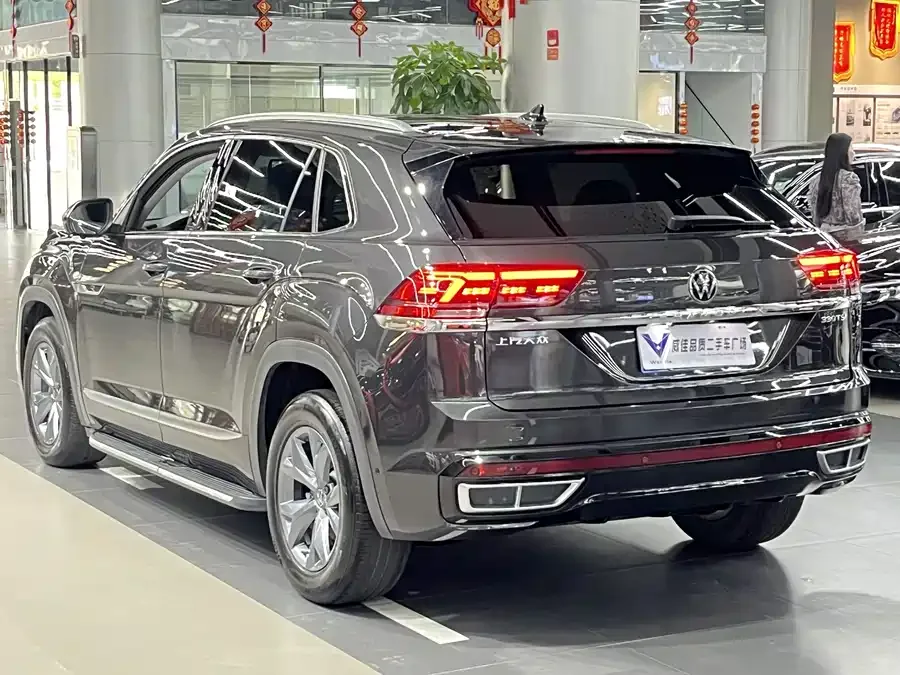 Volkswagen Teramont 2022 Tuon X 330TSI 2WD Luxury Edition 2023 — миниатюра 3