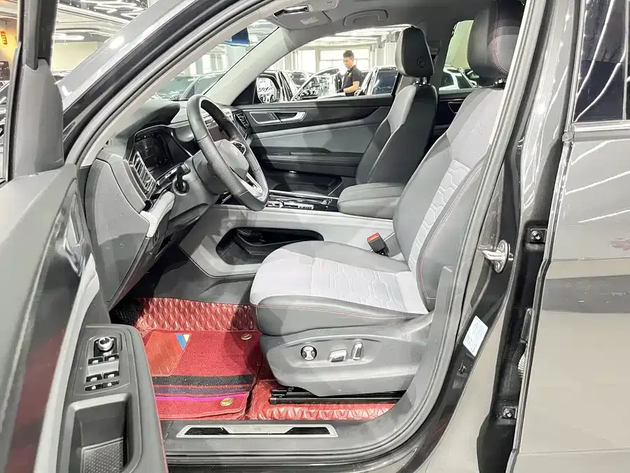 Volkswagen Teramont 2022 Tuon X 330TSI 2WD Luxury Edition 2023 — миниатюра 4