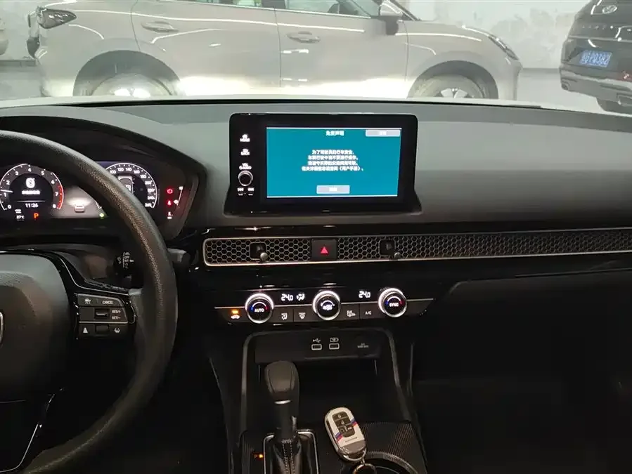 Honda Civic 2023 Civic 240TURBO CVT Sporty C-Stage Special Edition 2023 — миниатюра 4
