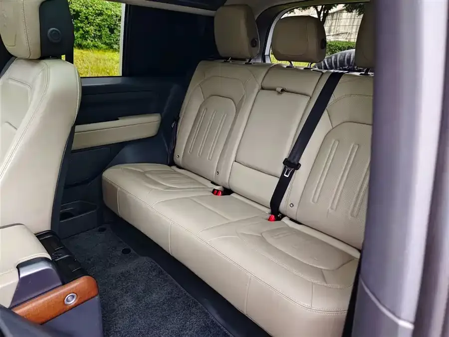 Land Rover guard Land Rover Defender 2022 90 2.0T P300 Tiger Ambition Edition 2022 — миниатюра 3