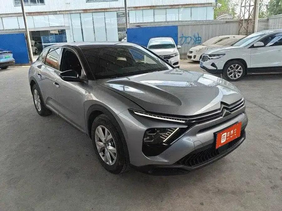 Citroen Versailles C5 X Versailles C5 X 2025 1.6T Overseas Edition 2024 — фото 1, купить с доставкой в Москву