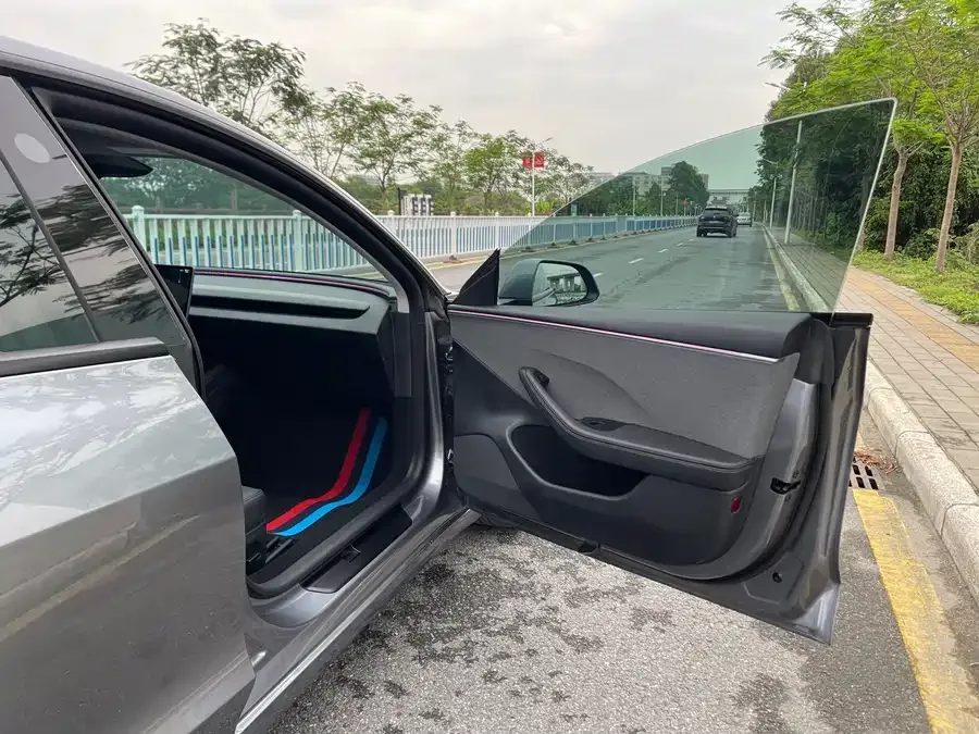 Tesla Model 3 Model 3 2025 Facelift Long Range Rear-Wheel Drive 2025 — миниатюра 4