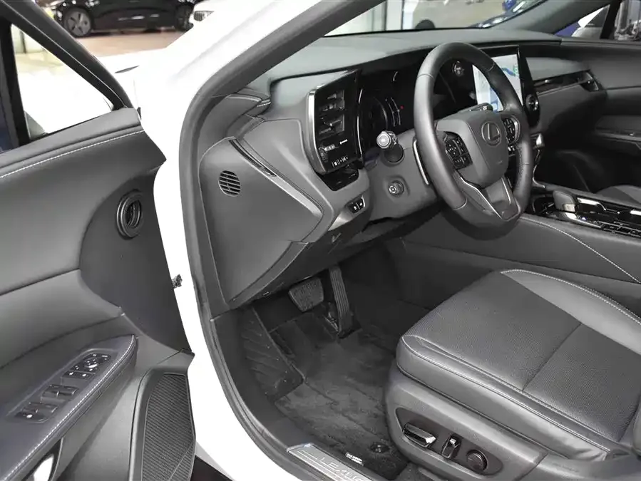 Lexus RX 2023 350h 2WD Enjoy Edition 2023 — миниатюра 3