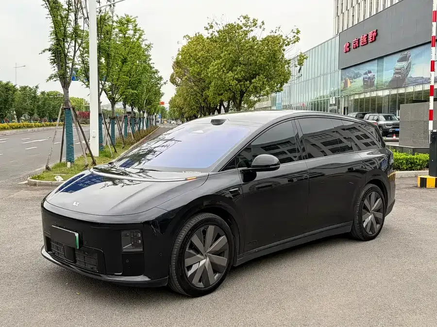 Li Ideal i8 2025