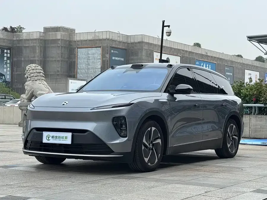 NIO ES8 2024