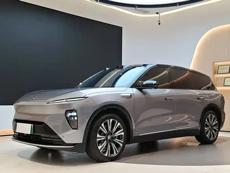 NIO ES8 2025