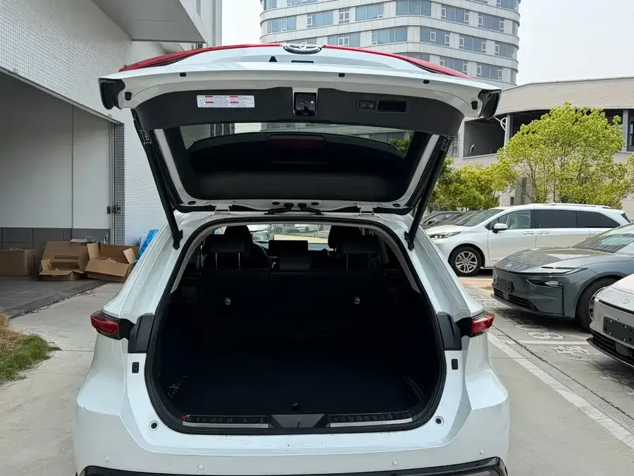 Toyota Venza 2024 Venza 2.5L Intelligent Electric Hybrid Dual Engine Two-Wheel Drive Premium Edition 2024 — миниатюра 2