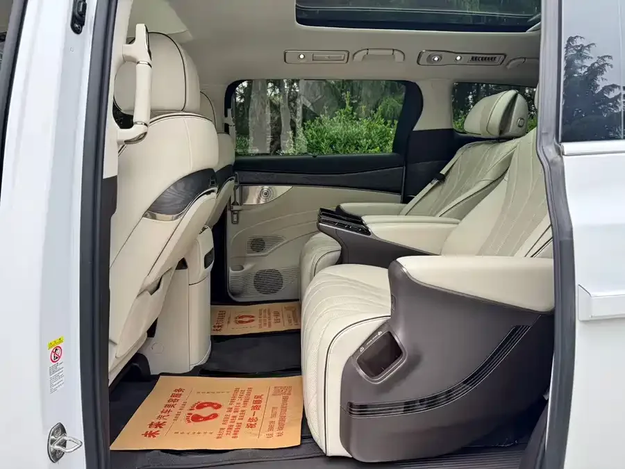 BYD D9 DENZA D9 2024 DM-i 970 Luxury Edition 2024 — миниатюра 3