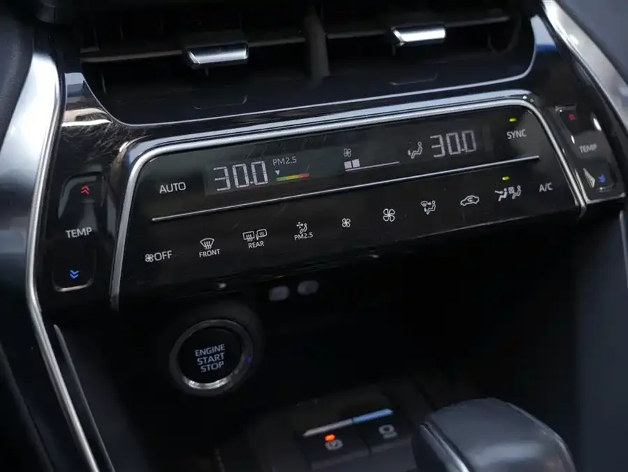 Toyota Venza Visa 2023 2.0L CVT two-wheel drive luxury version 2024 — миниатюра 4