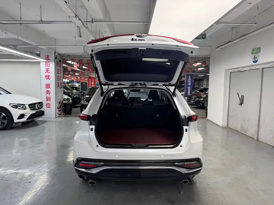 Toyota Venza Venza 2022 2.0L CVT 2WD Luxury Edition 2022 — миниатюра 3