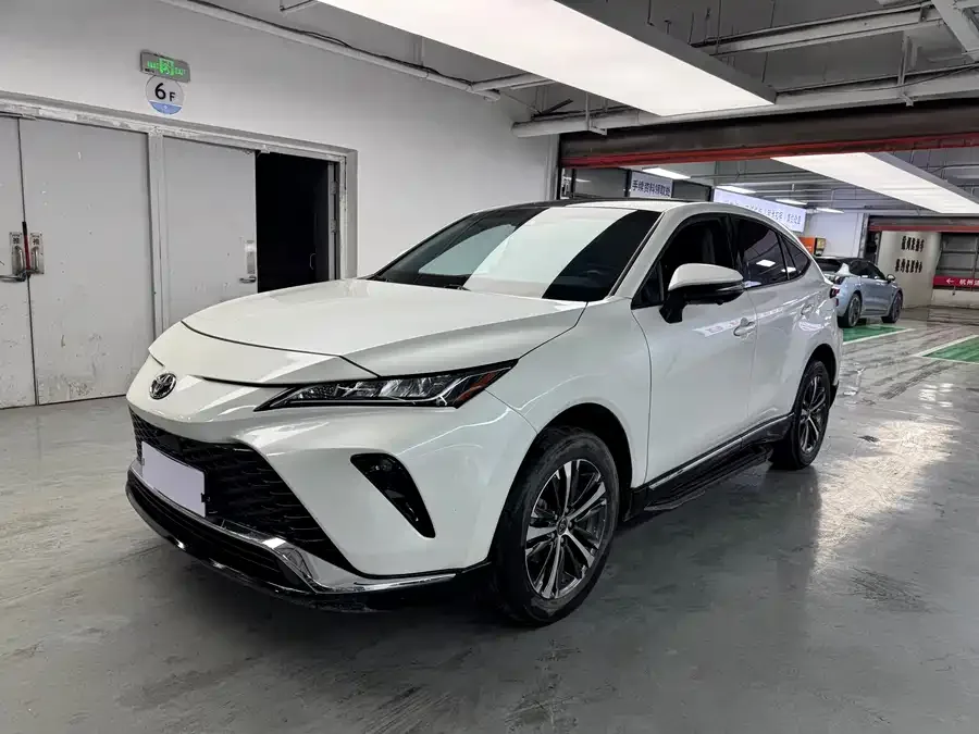 Toyota Venza Venza 2022 2.0L CVT 2WD Luxury Edition 2022 — фото 1, купить с доставкой в Москву