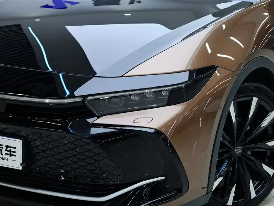 Toyota Crown Crown SportCross 2023 2.4T SportCross HEV 4WD Supreme Edition 2024 — миниатюра 3