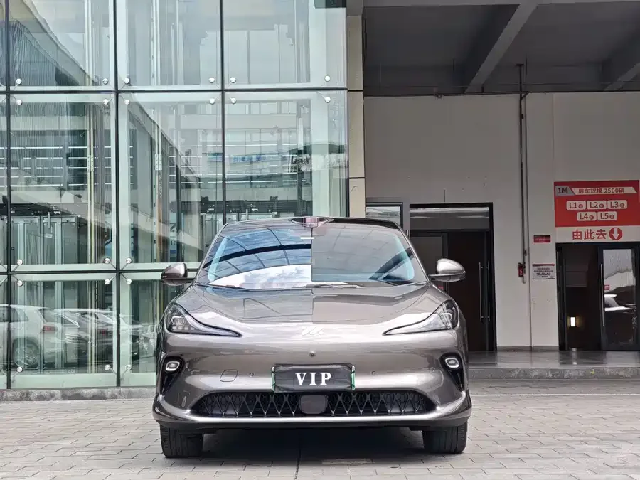 IM Motors LS6 Zhiji LS6 2025 Linglizard Intelligent Driving Edition 2025 — миниатюра 2