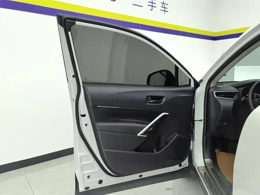 Toyota Corolla Corolla Sharp 2023 Dual Engine 2.0L Pioneer Edition 2024 — миниатюра 4
