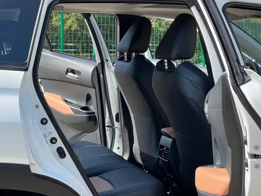 Toyota Frontlander Fenglanda 2023 2.0L CVT sports version 2023 — миниатюра 4