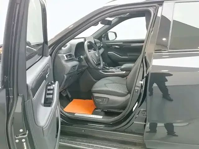 Toyota Crown Land Crown Land 2022 2.5L HEV 4WD Premium Edition 2022 — миниатюра 3