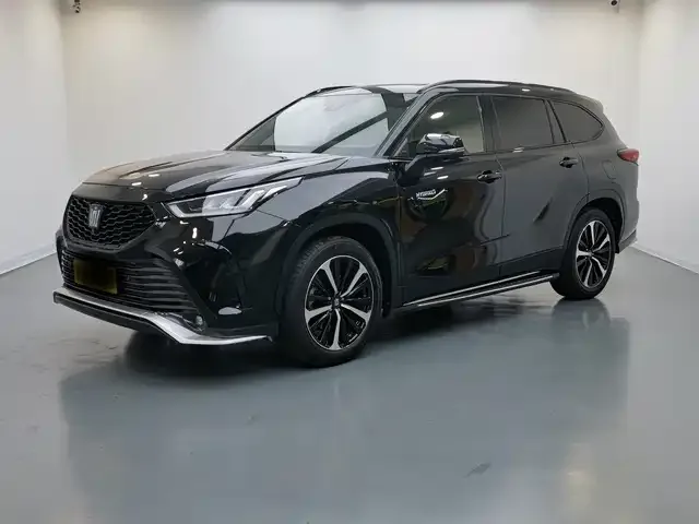 Toyota Crown Land 2022