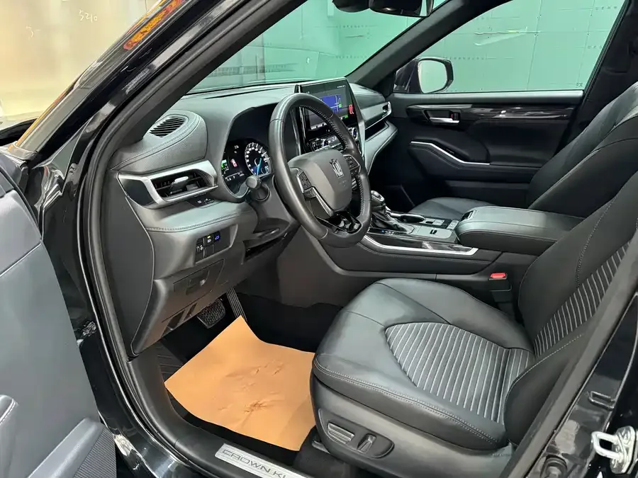 Toyota Crown Land Crown Land 2022 2.5L HEV 4WD Deluxe Edition 2022 — миниатюра 3