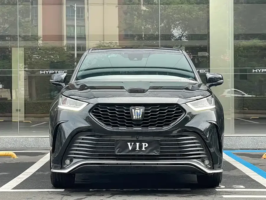 Toyota Crown Land 2022