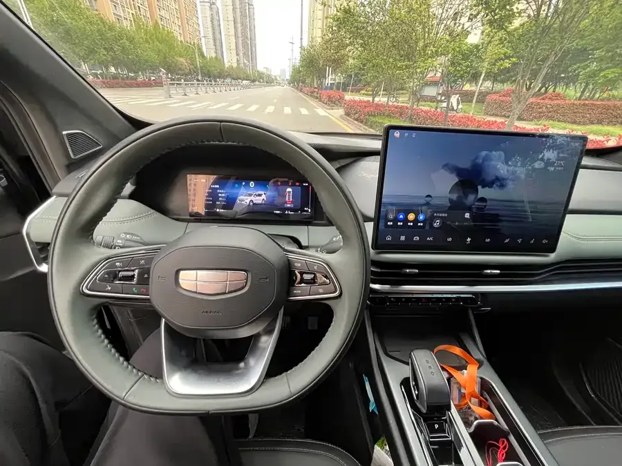 Geely Haoyue L Haoyue L 2024 2.0T DCT Flagship Model 2025 — миниатюра 3