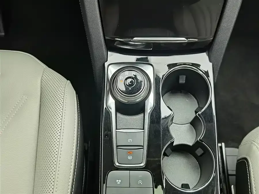 Ford Edge 2020 EcoBoost 245 2WD Premium Edition 2022 — миниатюра 4