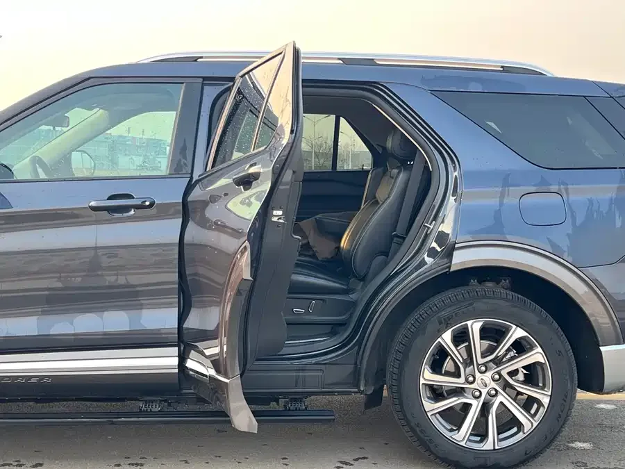 Ford Explorer Explorer 2023 EcoBoost 285 4WD Fashion Plus Edition 6 Seaters 2023 — миниатюра 4
