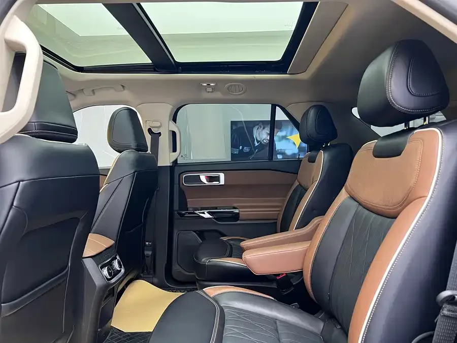 Ford Explorer Explorer 2023 EcoBoost 285 4WD Titanium Edition 6 Seaters 2024 — миниатюра 3