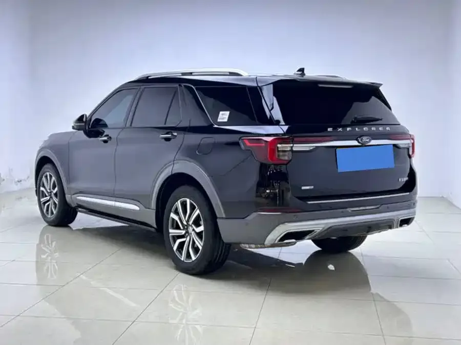 Ford Explorer Explorer 2023 EcoBoost 285 4WD Titanium Edition 7 Seaters 2023 — миниатюра 2