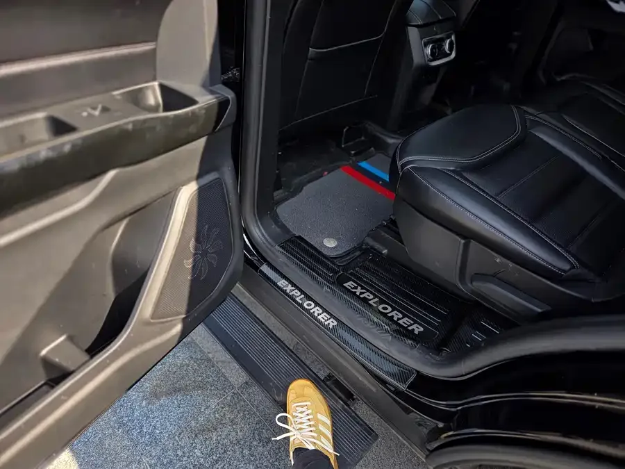 Ford Explorer Explorer 2023 EcoBoost 285 4WD Fashion Plus Edition 7 Seaters 2024 — миниатюра 5