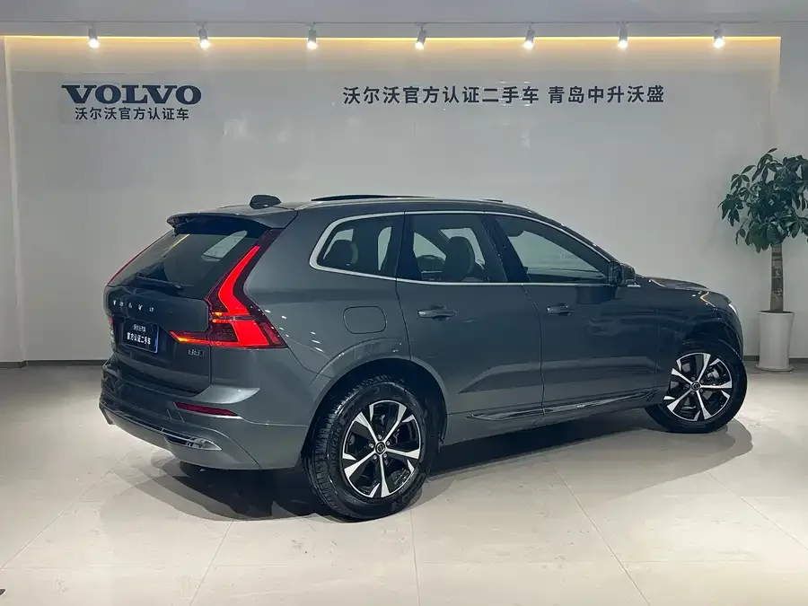 Volvo XC60 2026 B5 4WD Zhiyi Luxury Edition 2025 — миниатюра 4