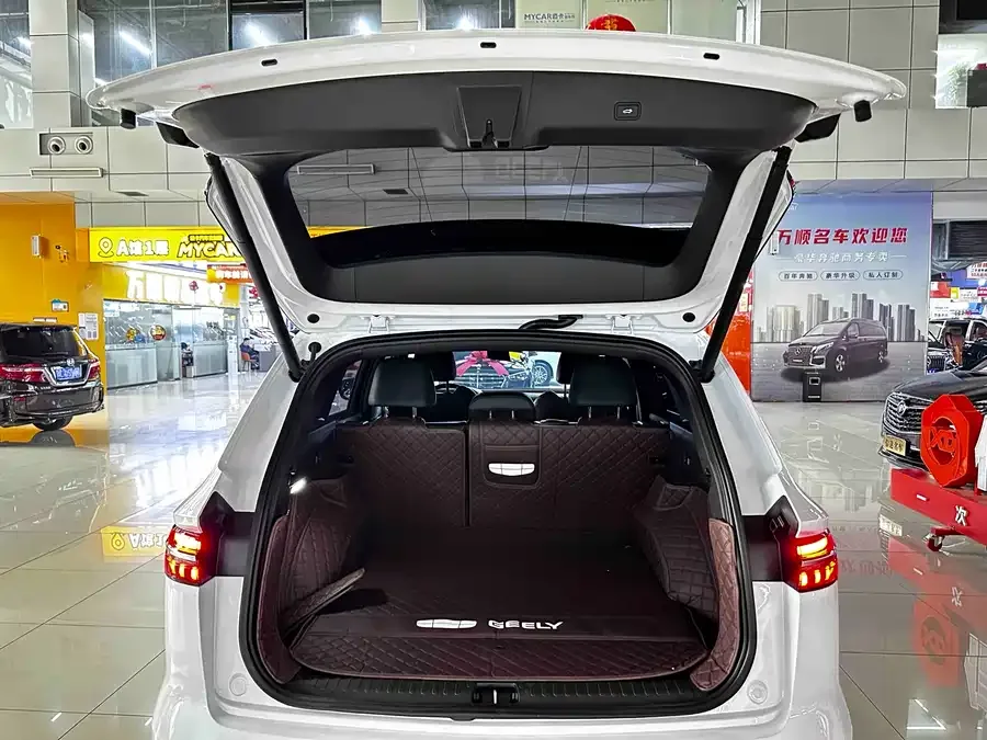 Geely Monjaro Xingyue L 2025 2.0TD Automatic Cloud Edition 2025 — миниатюра 4