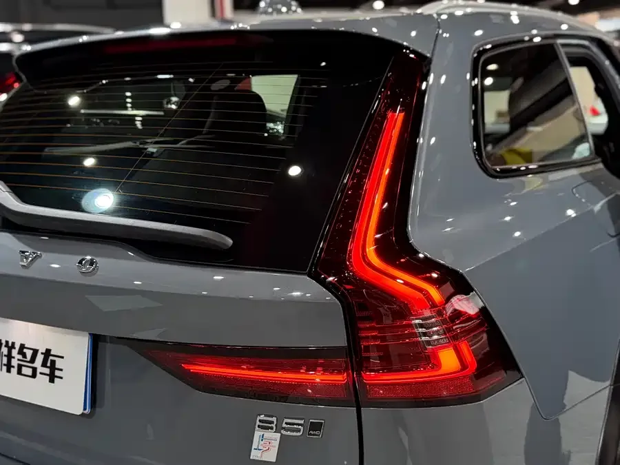 Volvo V90 2022 Cross Country B5 AWD Zhiyuan Edition 2022 — миниатюра 5