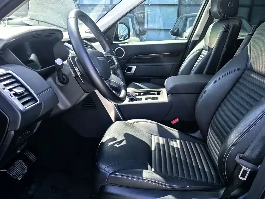 Land Rover finds Discover the 2024 360PS S 2024 — миниатюра 3