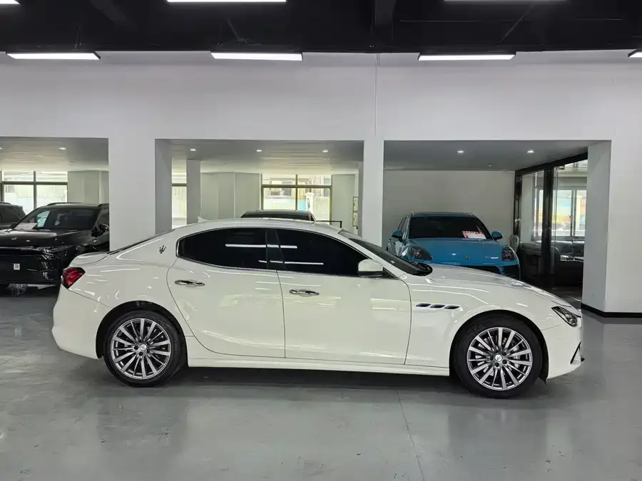 Maserati GHIBLI Ghibli 2021 2.0T Operanera Opera Black Limited Edition 2022 — миниатюра 4