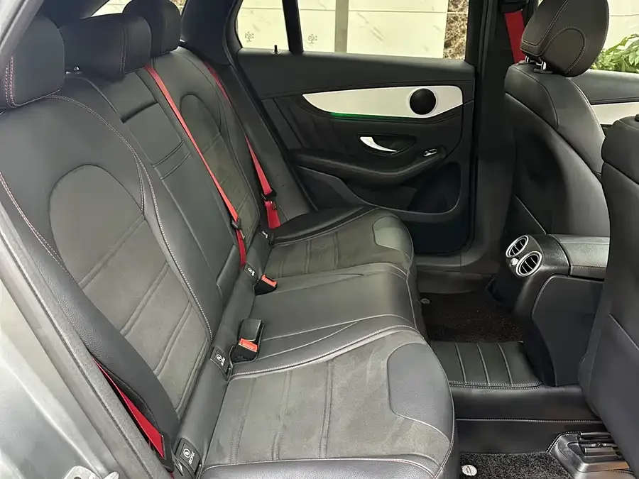 Mercedes-Benz GLC AMG Mercedes-Benz GLC AMG 2022 AMG GLC 43 4MATIC 2022 — миниатюра 4