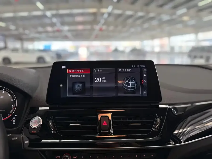 BMW 1 series BMW 1 Series 2022 120i M Sport Edition 2022 — миниатюра 2