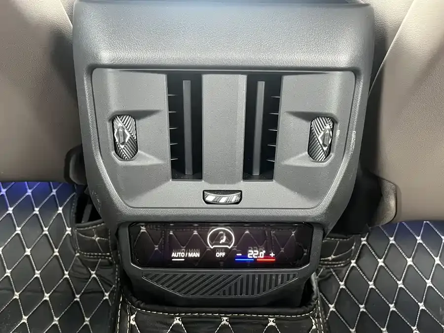 BMW X3 2025 xDrive30L Leading M Sports Package 2026 — миниатюра 4