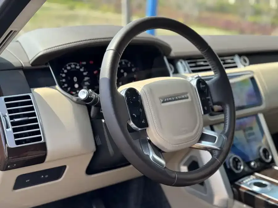 Land Rover Range Rover Range Rover 2022 3.0 L6 360PS Legend Edition 2022 — миниатюра 4